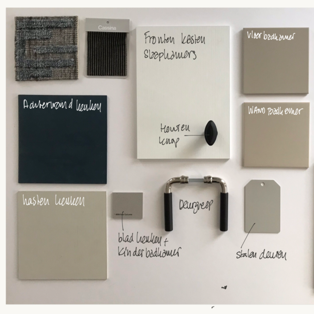 Materiaalbord met stalen en handgeschreven notities