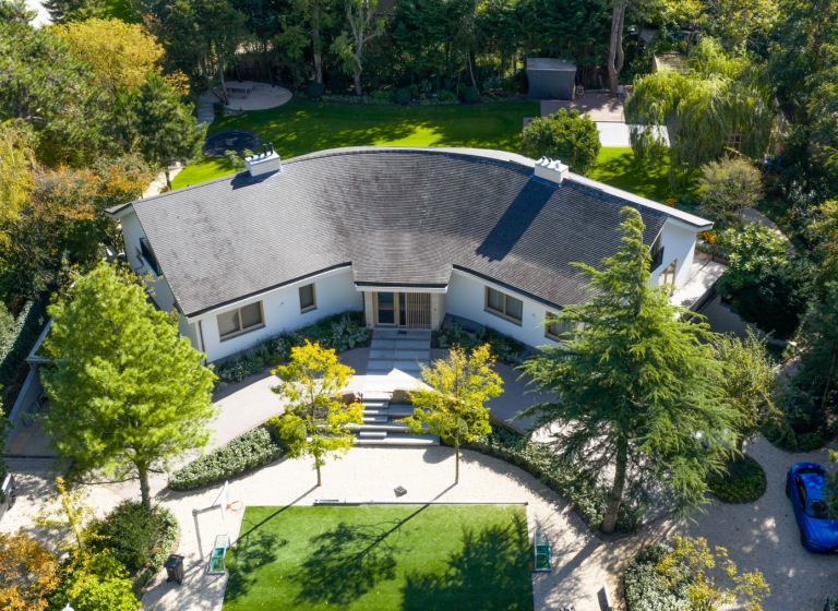 rijstaande villa met tuin en zwembad, gerealiseerd ontwerp met architectuur en landschap
