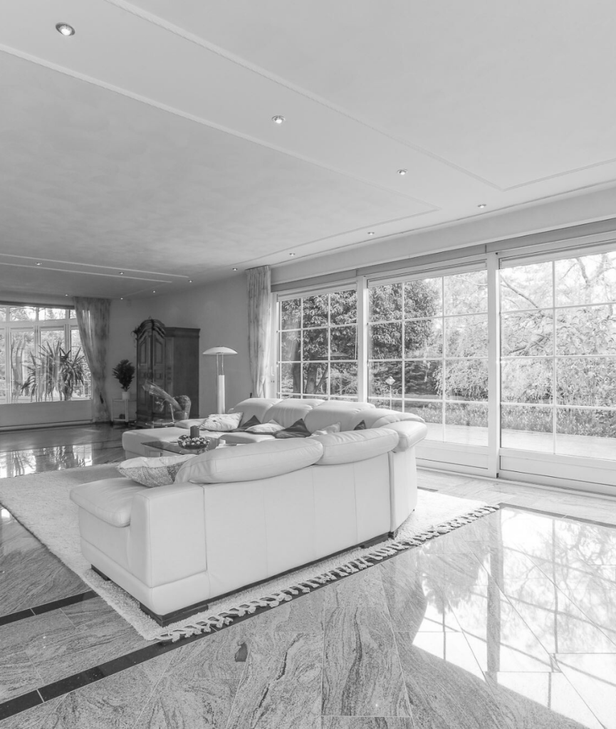 Zitkamer in bestaande situatie vóór verbouwing, indeling en meubels in oorspronkelijke staat